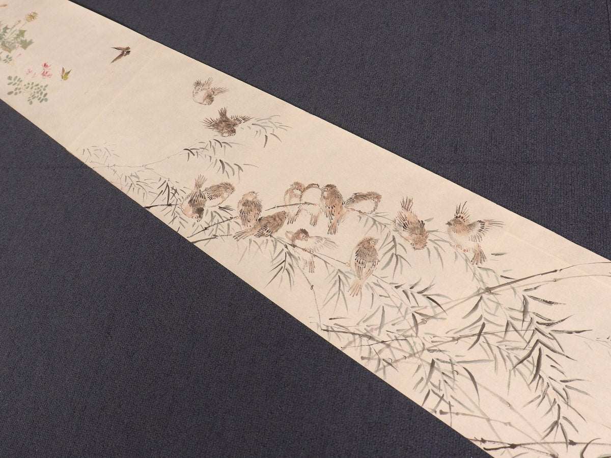 Unknown scroll, brushwork seems chinese, 22 x 590 cm, flowers & birds, ca. 1800